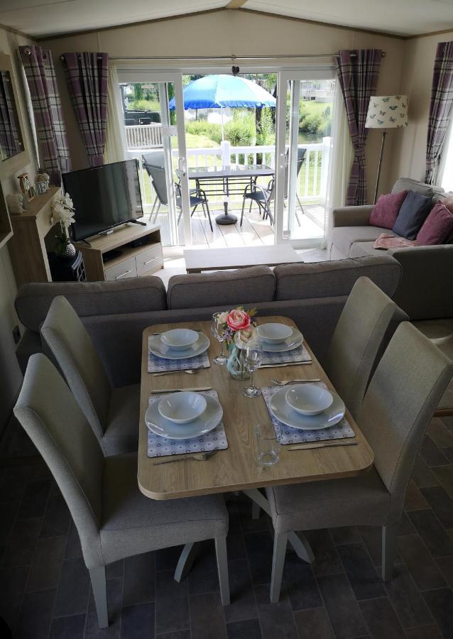 Lake Escape - Hoburne Cotswolds Южен Сърни Екстериор снимка