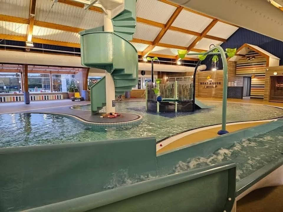 Lake Escape - Hoburne Cotswolds Южен Сърни Екстериор снимка